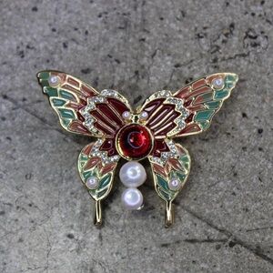 BROOCHES - BUTTERFLIES